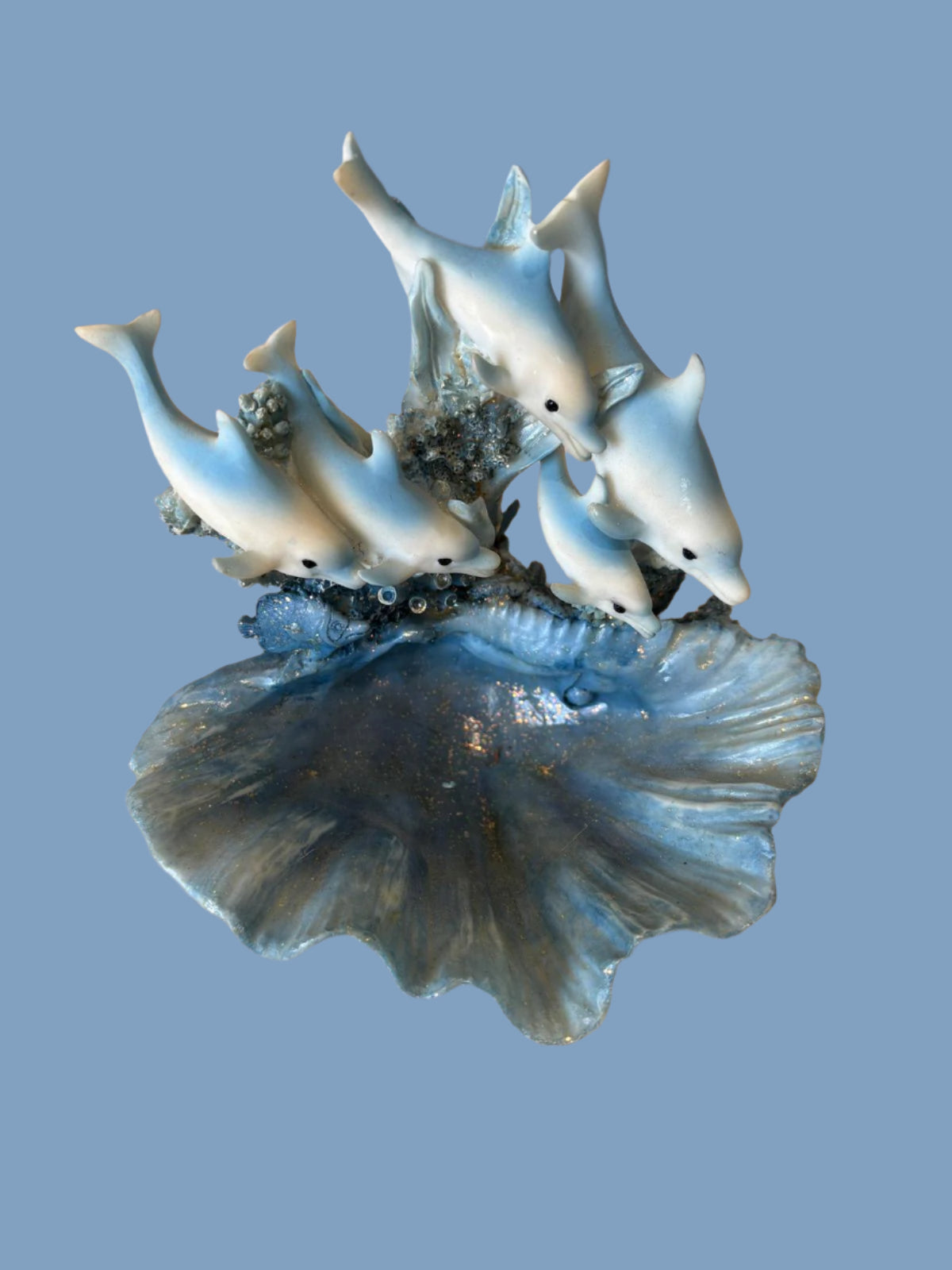 Delphin-Skulptur mit Meeresmuschel ca. 13cm hoch