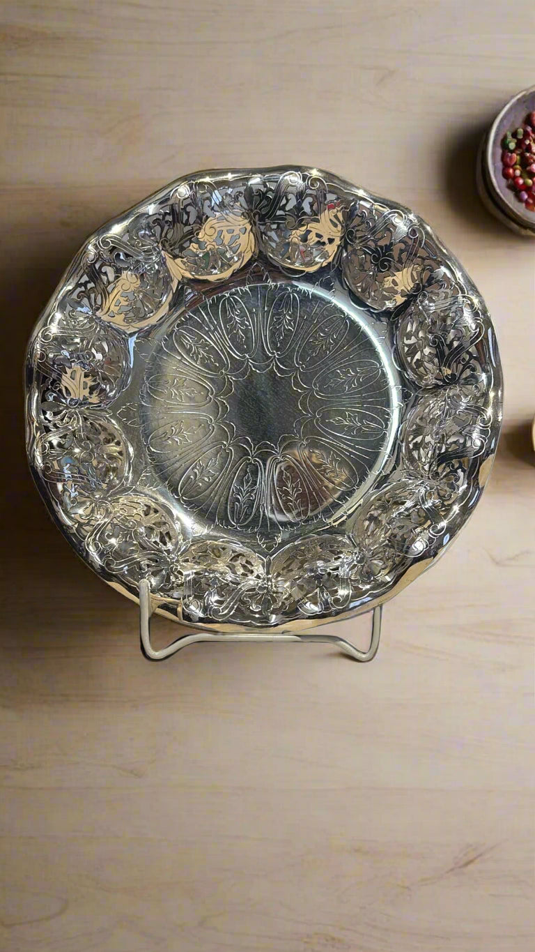 Elegant versilberte Schale