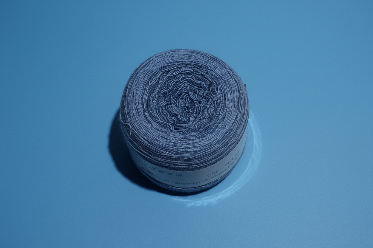 4-Fädiges Garn ,,Taubenblau".
