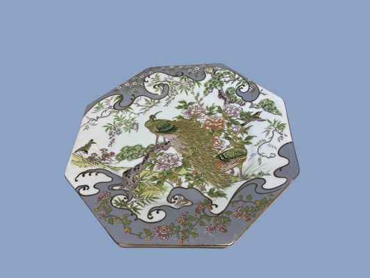 Porzellanteller mit Pfau ca. 27 cm