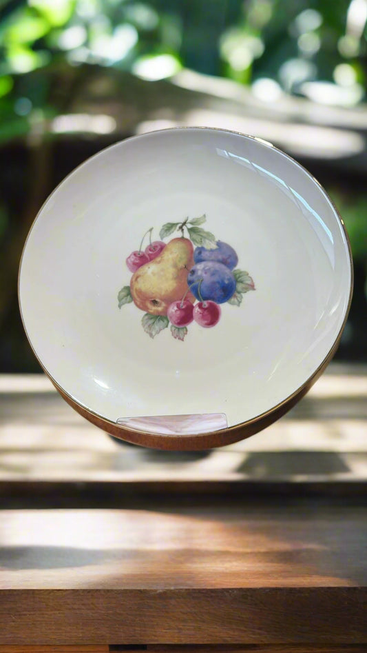Porzellanteller mit Birne ca. 17 cm