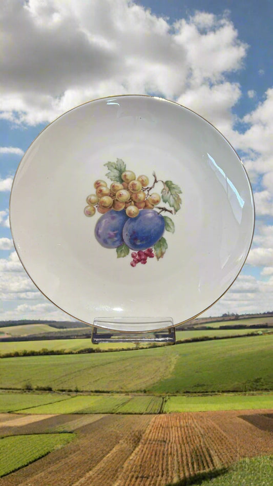 Porzellanteller mit Traubenmuster ca. 17 cm