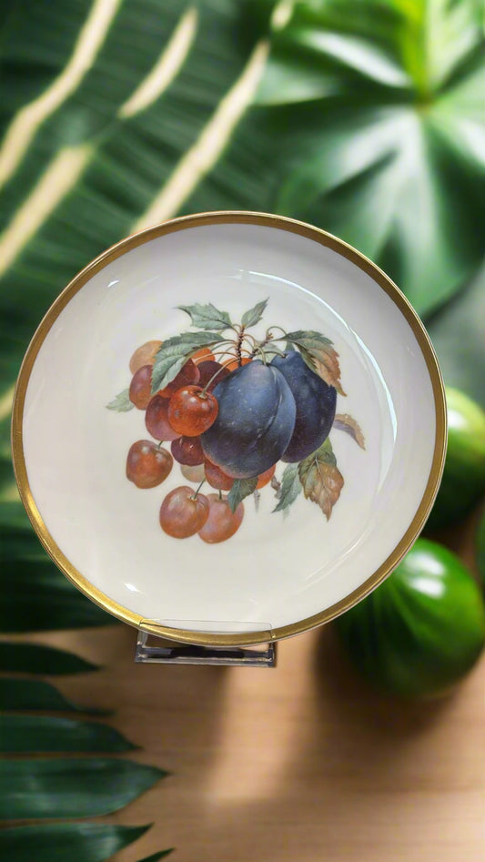 Porzellanteller mit Traubenmuster und goldenem Rand ca. 17 cm