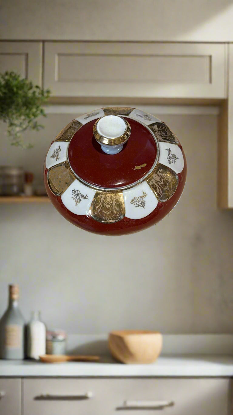 Porzellan Deckeldose rot ca. 12 cm