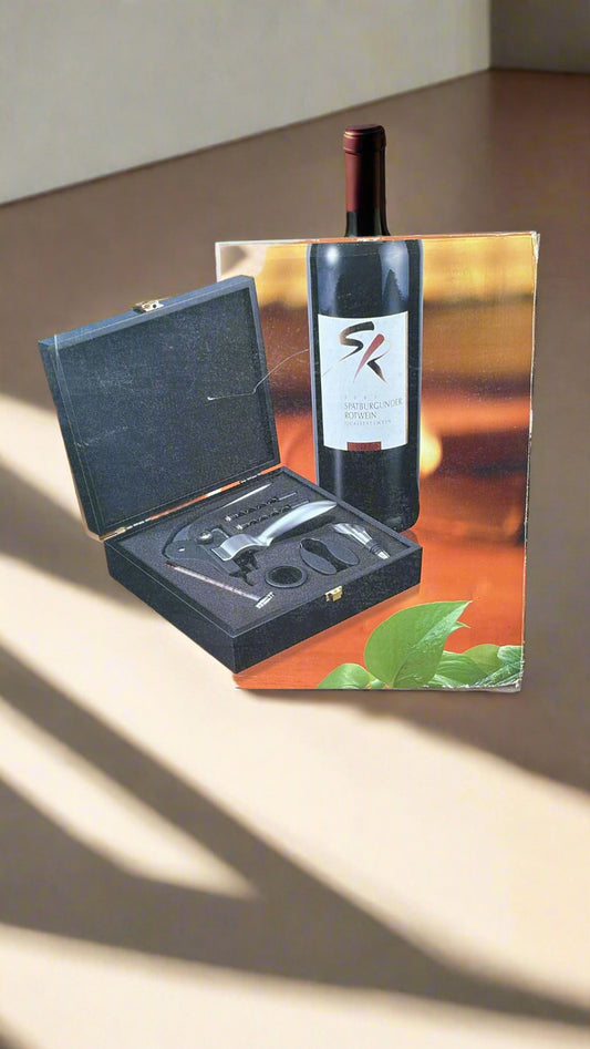 Wein-Geschenk-Set in dekorativer Holzschatulle