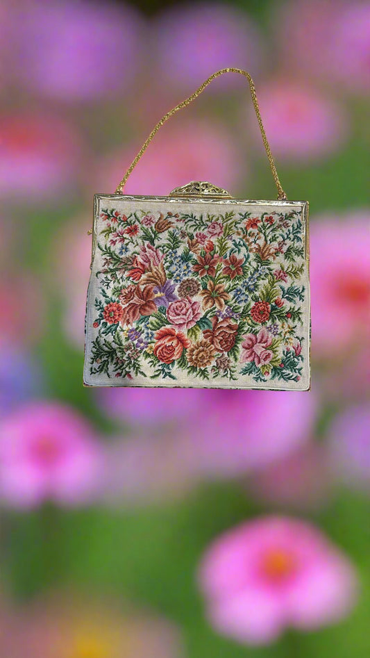 Alte Handtasche Abendtasche Goblin Stickerei Petit Point mit Metall Riemchen