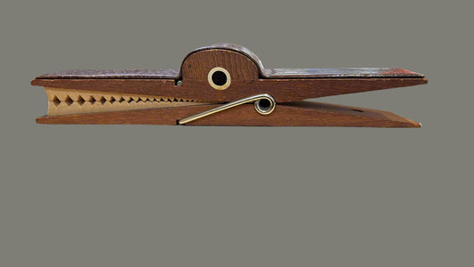 Holz-Briefhalter