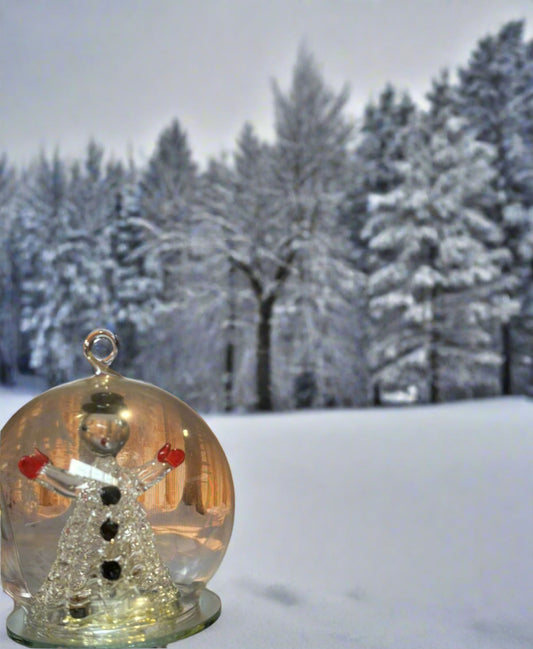 LED Glaskugel mit Schneemann ca. 10 cm hoch