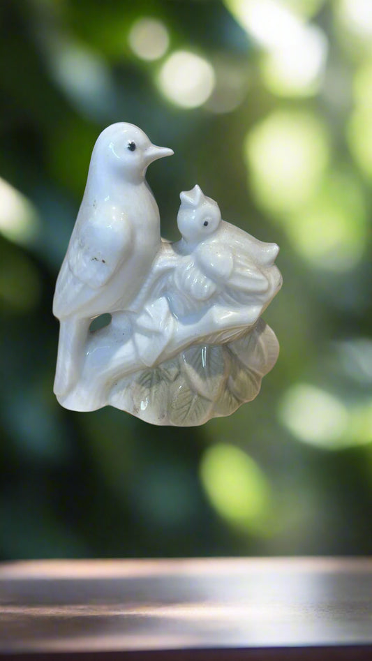 Porzellanfigur von zwei Vögeln ca. 12 cm