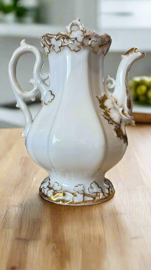 Porzellan Kaffeekanne mit goldenen Verzierungen ca. 27 cm