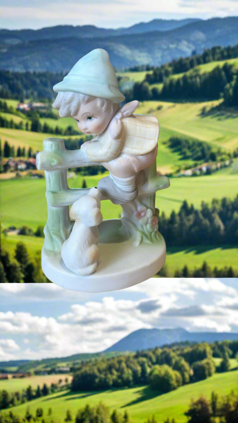 Porzellan Figur der Wanderbursche ca. 10 cm – Einfach Molli Shop
