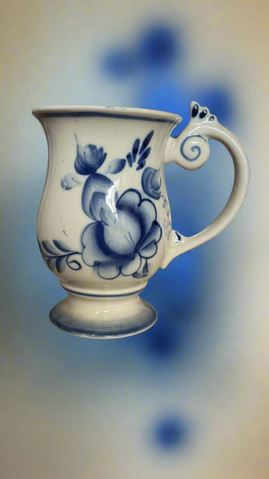 Porzellan Gzhel-Tasse ca. 13 cm hoch