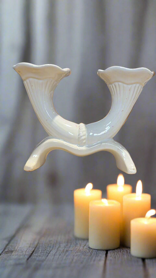 Weißer Kerzenständer