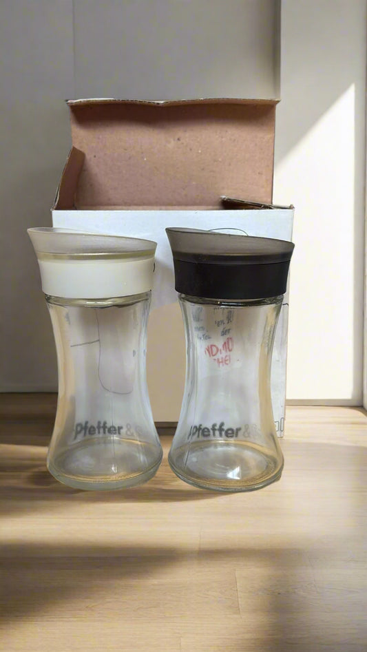 Pfeffer und Salz Streuer