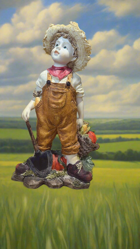 Figur eines jungen Bauernjungen