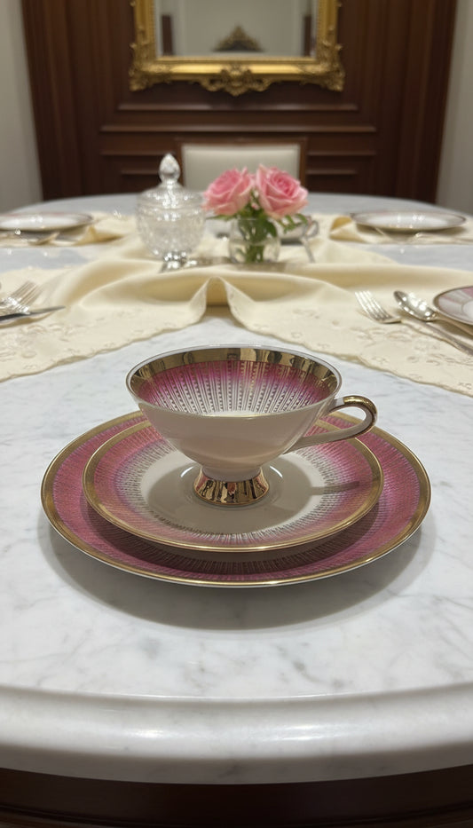 Teeservice Bavaria mit rot/rosa goldenem Design