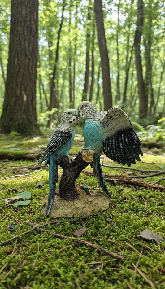 Skulptur aus 2 Wellensittichen auf einem Ast ca. 14 cm