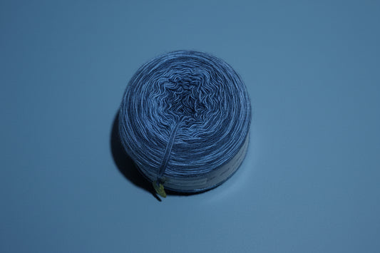 3-Fädiges Garn ,,Blaue Lagune ".