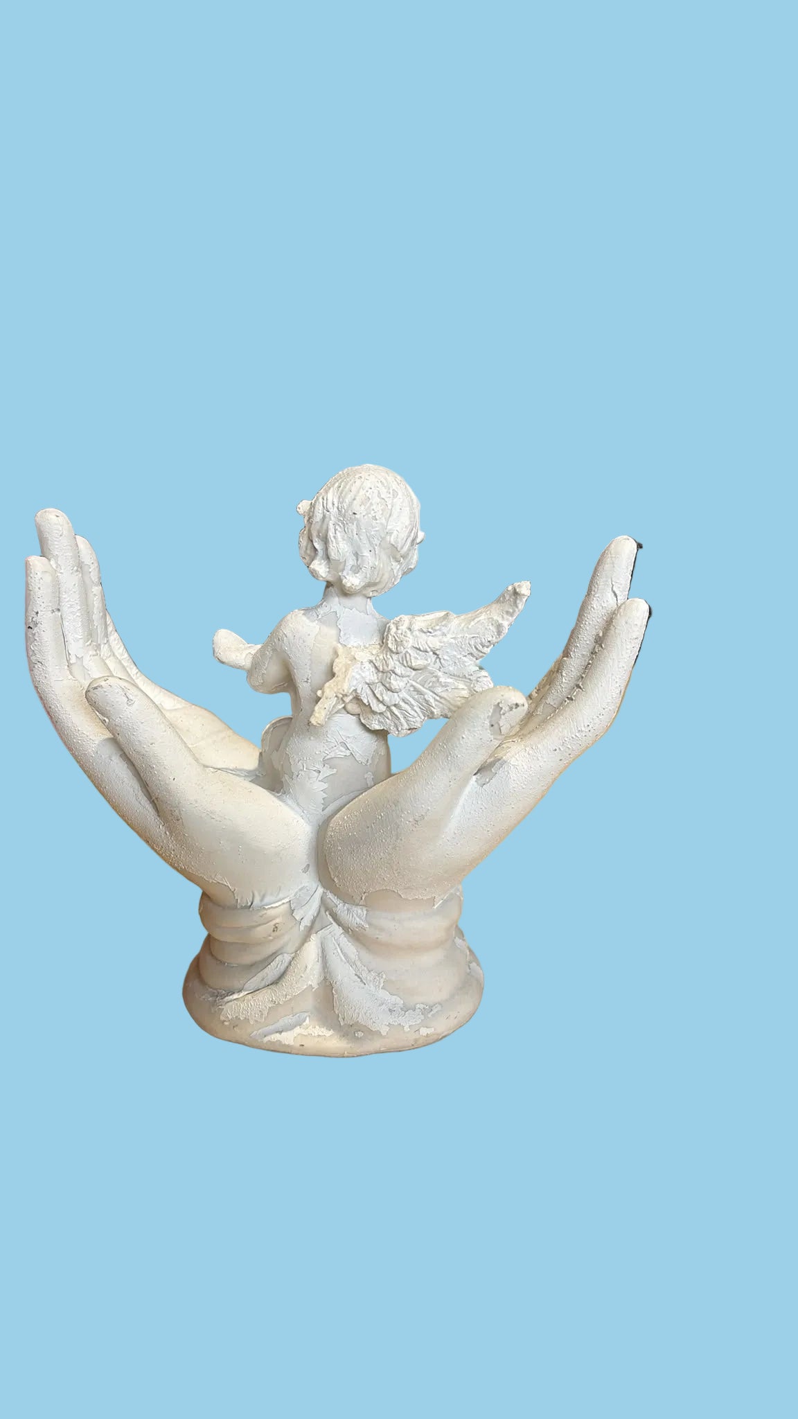 Engelsfigur in schützenden Händen ca. 11 cm hoch