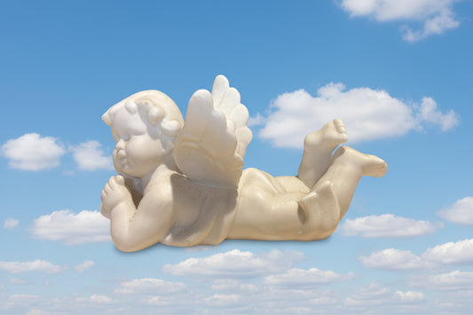 Liegender Engel ca. 16 cm lang und 7,5 cm hoch
